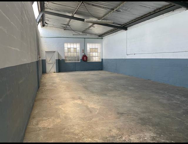 116M² BUSINESS RENTED IN RETREAT